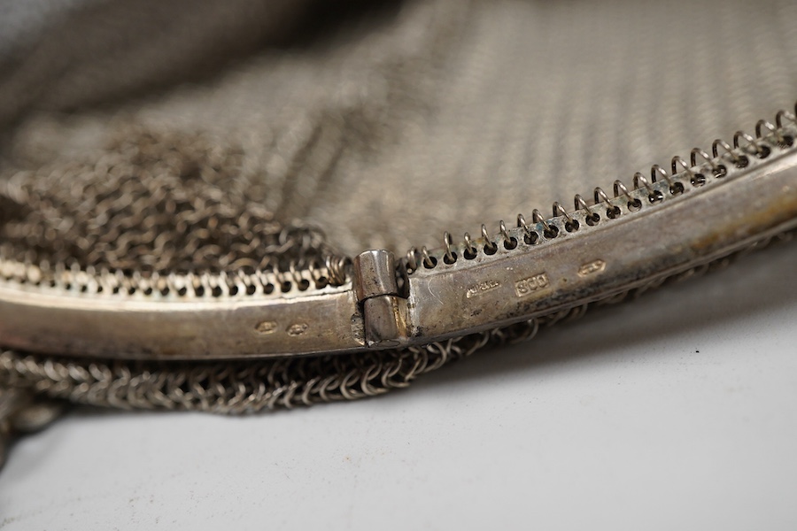 An early to mid 20th century Austrian 800 standard white metal mesh evening purse, with suspension chain, 3.9oz.